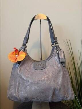 COACH Mettalic Madison Signature Hobo Bag 🍒